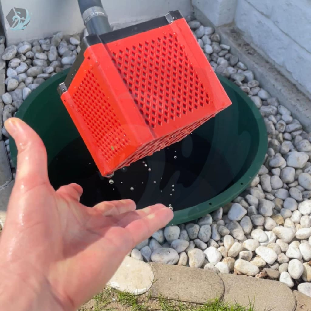 River Woods cleaning cube