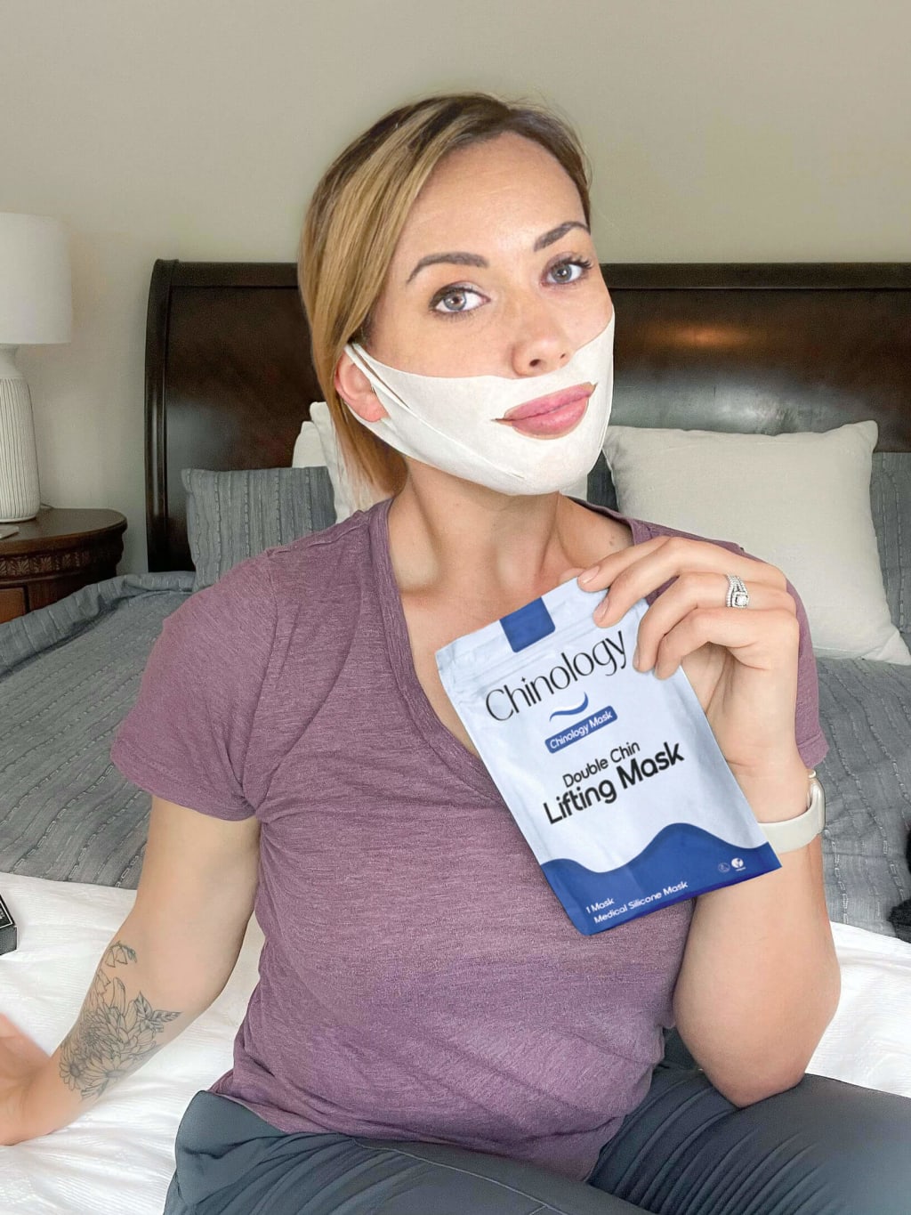 Double chin lifting mask by Riverwoods