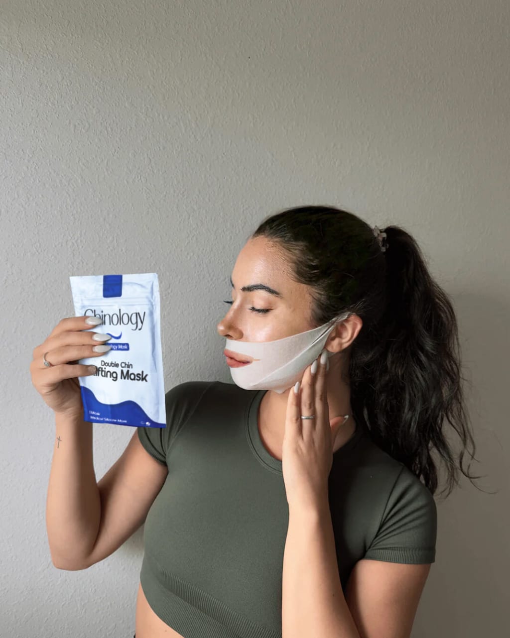 Double chin lifting mask by Riverwoods